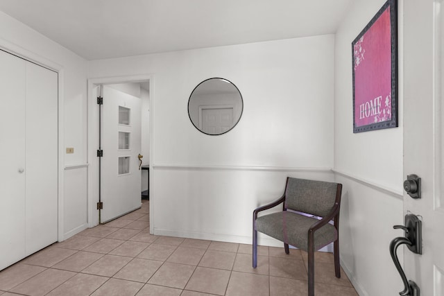 911 S Hamilton St, Monticello, IL 61856 - living area featuring light tile patterned floors