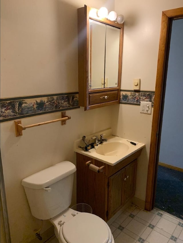 408 E Kyle St, Ogden, IL 61859 - half bath featuring toilet and vanity