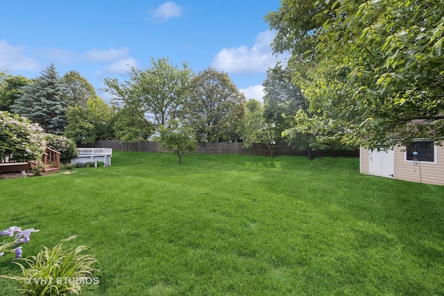 3 Starwood Ct, Bolingbrook, IL 60490 - view of yard featuring a deck