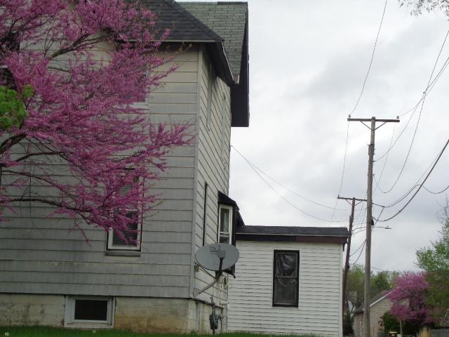 308 Genoa St, Cherry Valley, IL 61016 - view of side of home