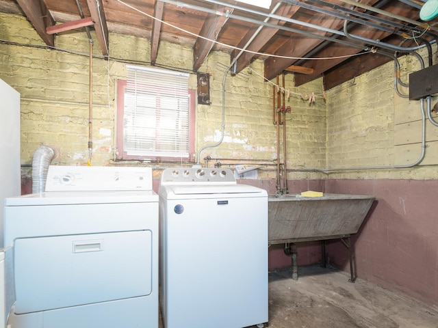 4949 W Deming Pl, Chicago, IL 60639 - washroom featuring washing machine and dryer