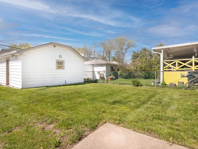 4949 W Deming Pl, Chicago, IL 60639 - view of yard with an outdoor structure