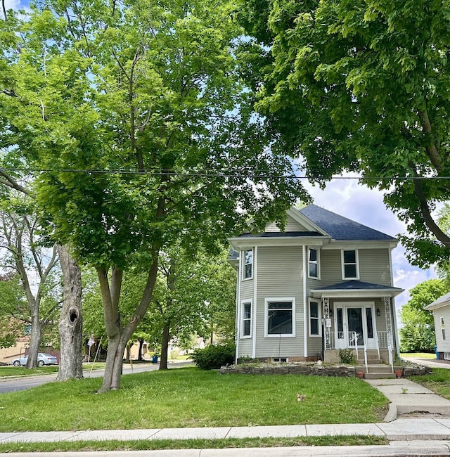 1527 7th St, Peru, IL 61354 - view of front of house featuring a front yard