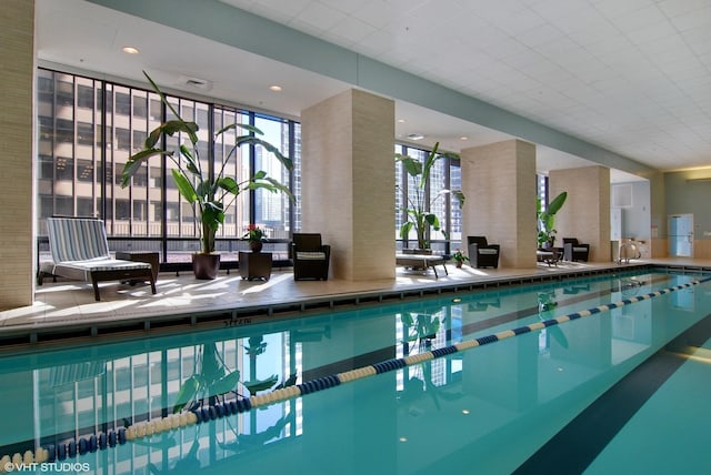 225 N Columbus Dr Unit 6006, Chicago, IL 60601 - view of indoor community pool