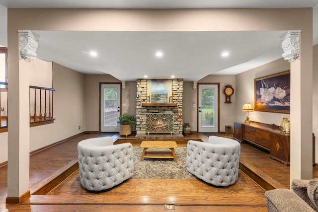 608 61st St, Lisle, IL 60532 - living area featuring wood finished floors, healthy amount of natural light, a fireplace, and recessed lighting