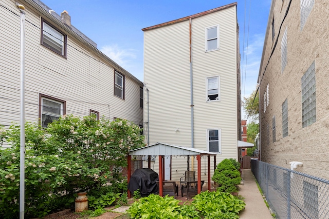 1507 W Erie St, Chicago, IL 60642 - back of house featuring a gazebo