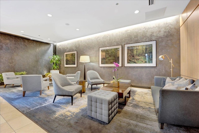 common area featuring recessed lighting