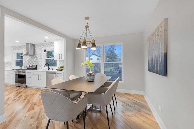 274 University Dr, Buffalo Grove, IL 60089 - dining room with light wood finished floors, baseboards, a chandelier, and recessed lighting