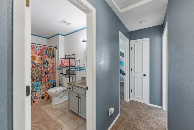 2124 Northwood Dr, Belvidere, IL 61008 - full bathroom with vanity, toilet, and a shower with curtain