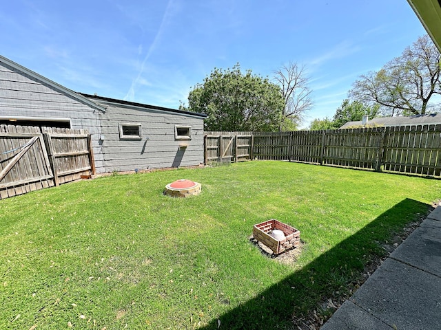 925 N Otter Creek Rd, Streator, IL 61364 - view of yard featuring a fire pit