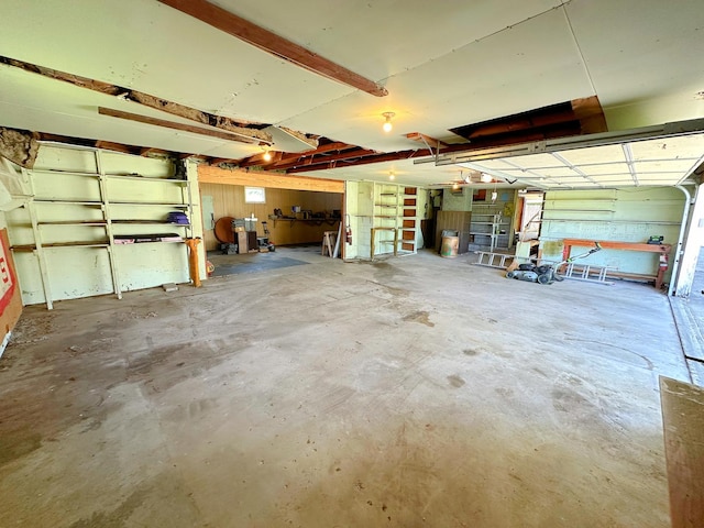 925 N Otter Creek Rd, Streator, IL 61364 - view of garage