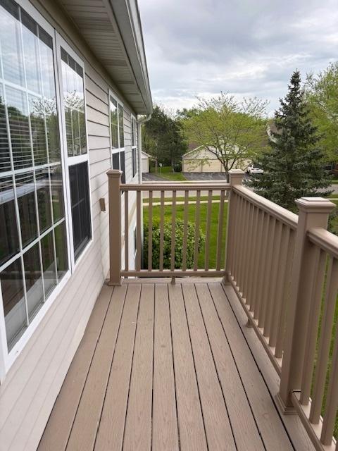 1286 N Red Oak Cir Unit 4, Round Lake Beach, IL 60073 - view of wooden terrace