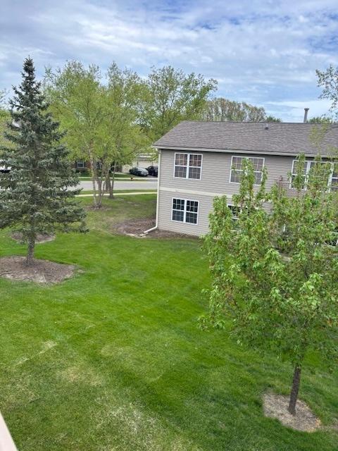 1286 N Red Oak Cir Unit 4, Round Lake Beach, IL 60073 - view of green lawn