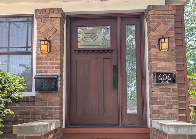 606 S Cedar St, Urbana, IL 61801 - view of exterior entry with brick siding and stone siding