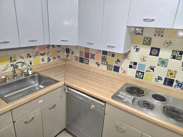 4800 S Chicago Beach Dr Unit 1211N, Chicago, IL 60615 - kitchen with appliances with stainless steel finishes, a sink, decorative backsplash, and light countertops