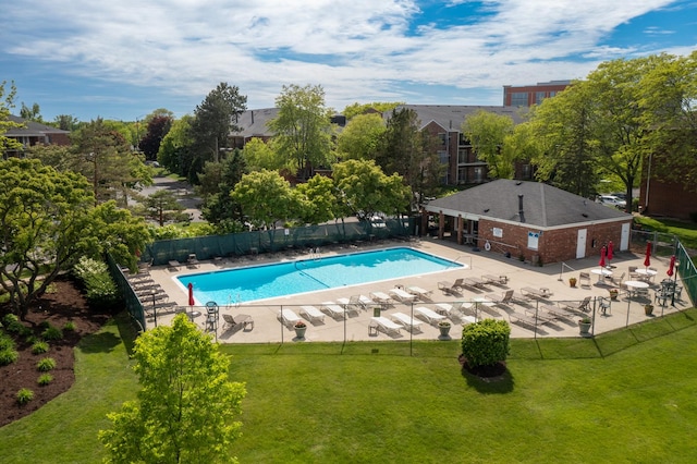 540 Biesterfield Rd Unit 104A, Elk Grove Village, IL 60007 - community pool featuring a patio area