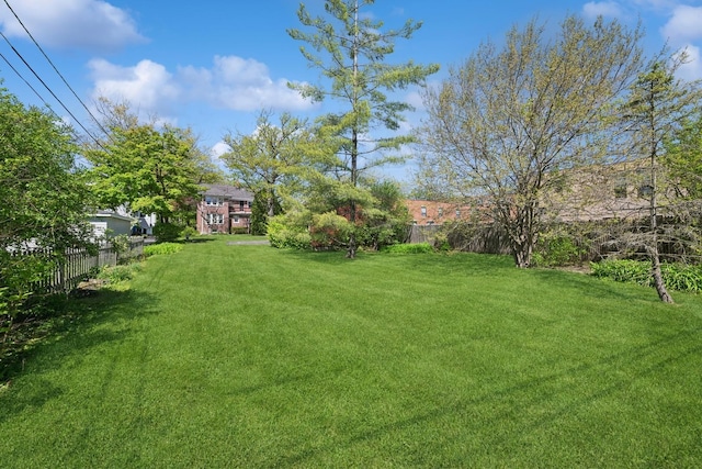 1557 Green Bay Rd, Highland Park, IL 60035 - view of yard