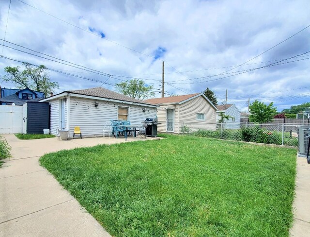 4510 N Menard Ave, Chicago, IL 60630 - back of property with a patio area