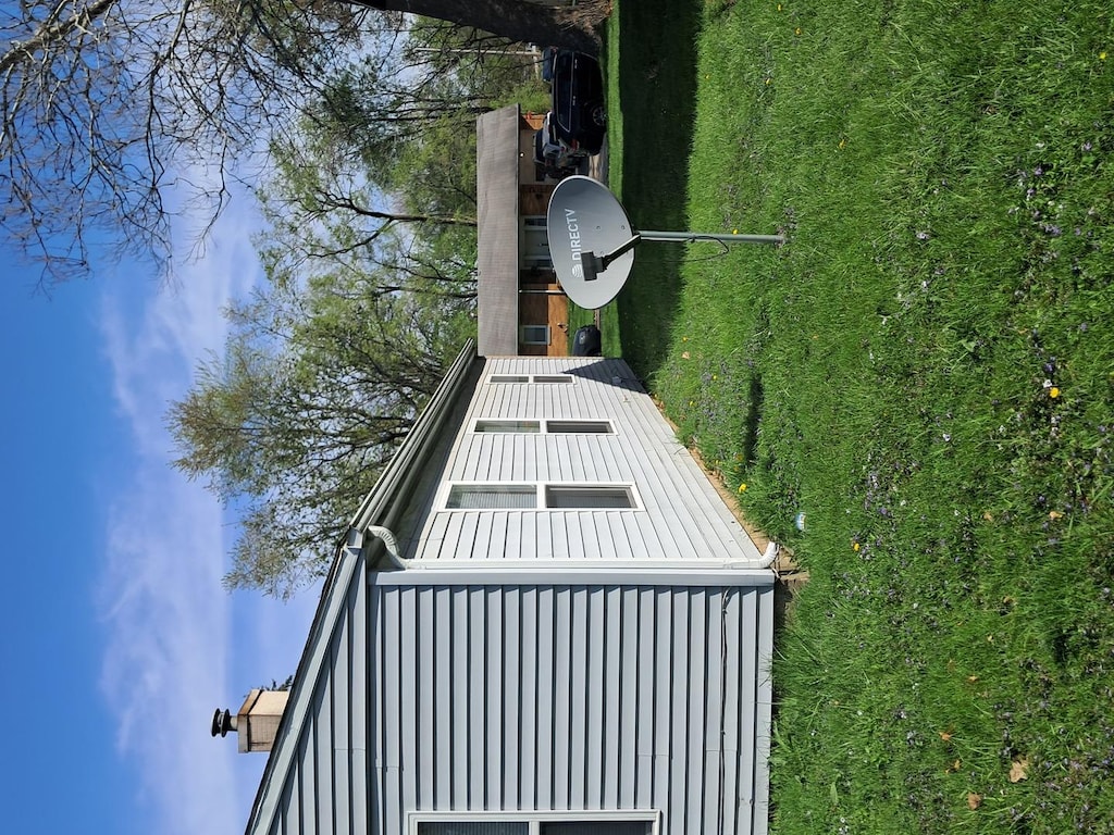 1615 W Lock Raven Rd, Champaign, IL 61821 - exterior view of a satellite dish