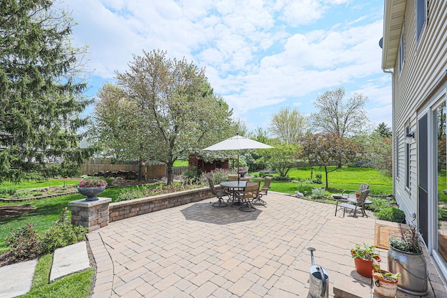 43 Mohawk St, Cary, IL 60013 - view of patio / terrace with outdoor dining area