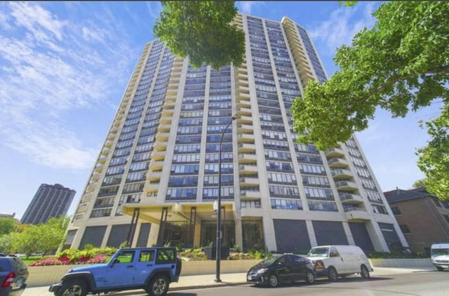 3930 N Pine Grove Ave Unit 1703, Chicago, IL 60613 - view of apartment building / complex