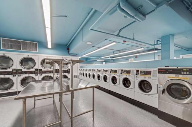 3930 N Pine Grove Ave Unit 1703, Chicago, IL 60613 - community laundry room with stacked washer / drying machine and independent washer and dryer