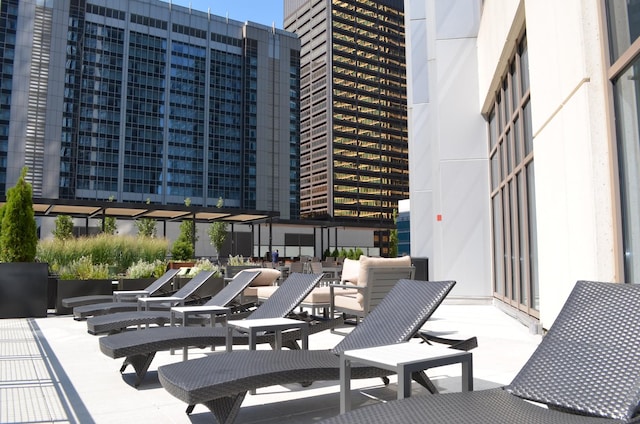 512 N Mcclurg Ct Unit 4904, Chicago, IL 60611 - view of patio