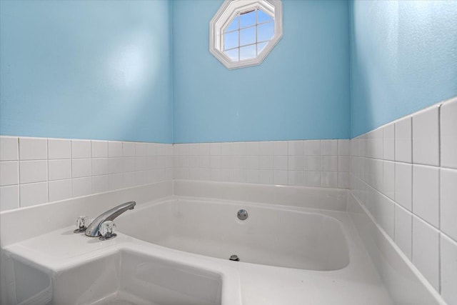 408 Lake Shore Cir, Bloomington, IL 61704 - full bath featuring a garden tub