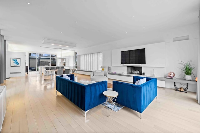 824 Humboldt Ave, Winnetka, IL 60093 - living area featuring light wood-style flooring and recessed lighting