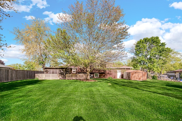 588 Renee Dr, South Elgin, IL 60177 - view of yard with a shed and an outdoor structure