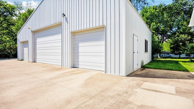 view of detached garage