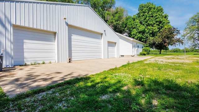 view of detached garage