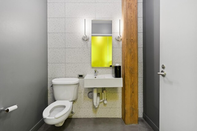 1327 W Washington Blvd Unit 5G-H, Chicago, IL 60607 - half bath with toilet and a sink