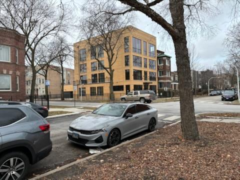 6601 S Minerva Ave, Chicago, IL 60637