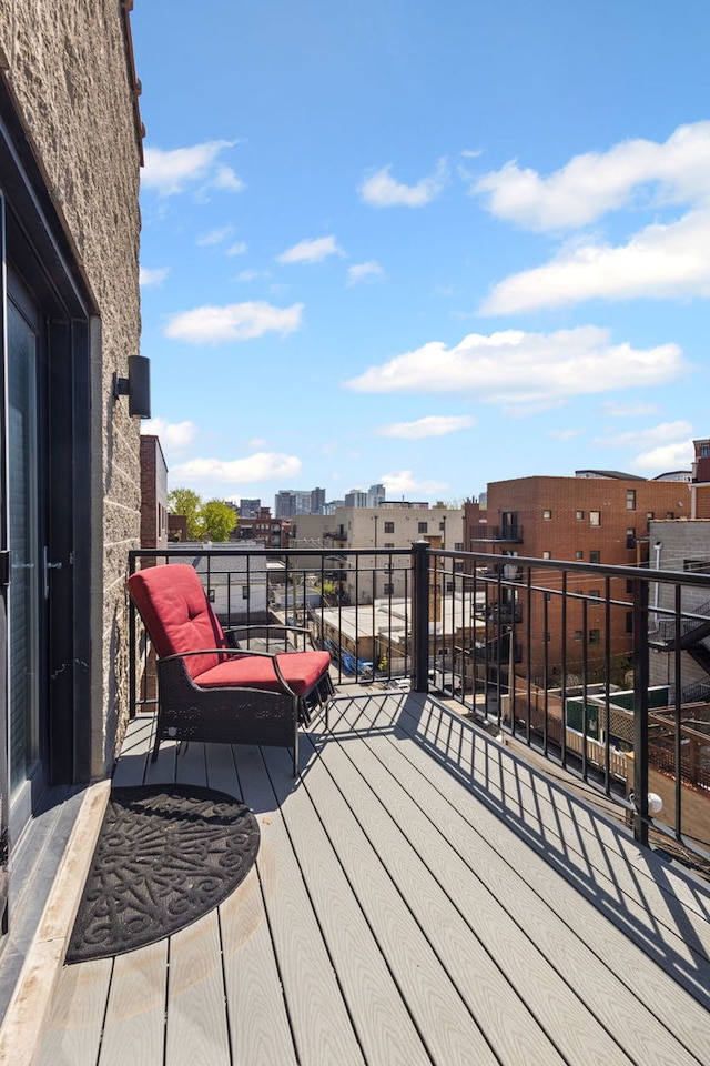 853 W Buckingham Pl Unit 4, Chicago, IL 60657 - deck featuring a city view