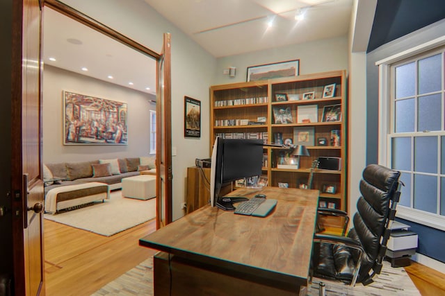 1942 N Cleveland Ave, Chicago, IL 60614 - office featuring wood finished floors and recessed lighting