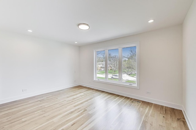 2128 Scotch Pine Ln, Northbrook, IL 60062 - empty room featuring light wood finished floors, baseboards, and recessed lighting