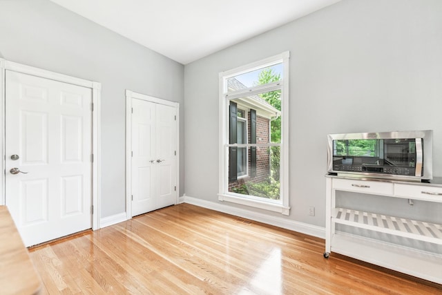 3302 Greenwood Ln, Saint Charles, IL 60175 - interior space featuring light wood finished floors and baseboards