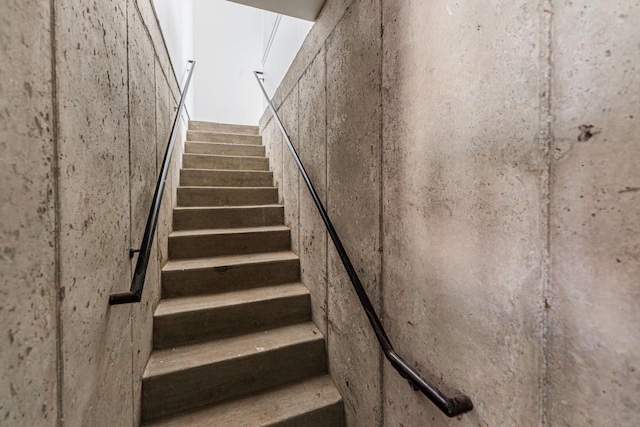 3302 Greenwood Ln, Saint Charles, IL 60175 - view of stairway