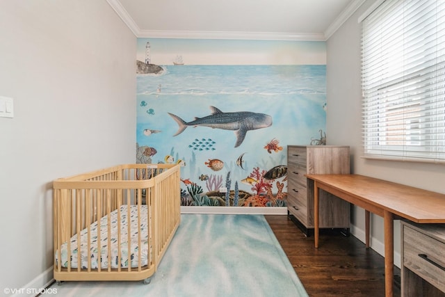 1835 W Oakdale Ave Unit E, Chicago, IL 60657 - bedroom with wood finished floors, ornamental molding, and baseboards