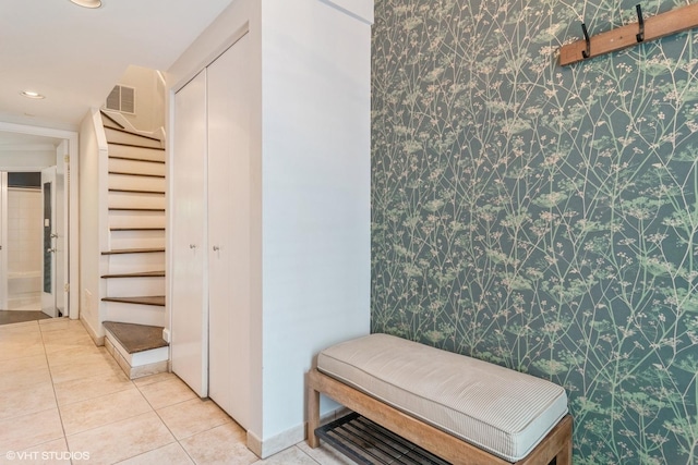 1835 W Oakdale Ave Unit E, Chicago, IL 60657 - bathroom featuring tile patterned floors, recessed lighting, baseboards, and wallpapered walls