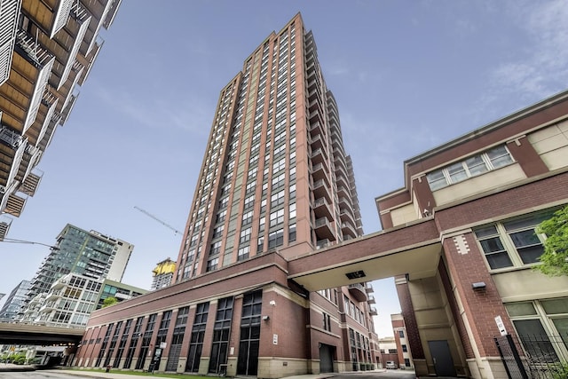 330 N Jefferson St Unit 903, Chicago, IL 60661 - view of property featuring a city view