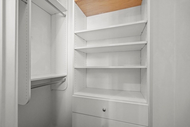 513 N Claremont Ave Unit 3S, Chicago, IL 60612 - view of walk in closet