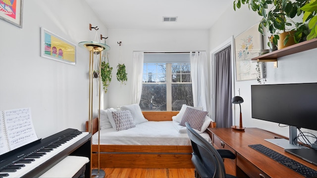2544 W George St Unit 2, Chicago, IL 60618 - bedroom with a desk