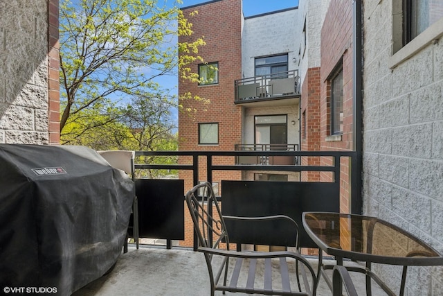 2307 W Wolfram St Unit 415, Chicago, IL 60618 - balcony with a grill
