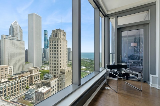 60 E Monroe St Unit 3308, Chicago, IL 60603 - sunroom / solarium featuring a skyline view