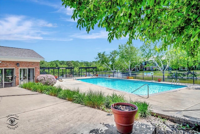 1525 Raymond Dr Unit 103, Naperville, IL 60563 - community pool with a patio