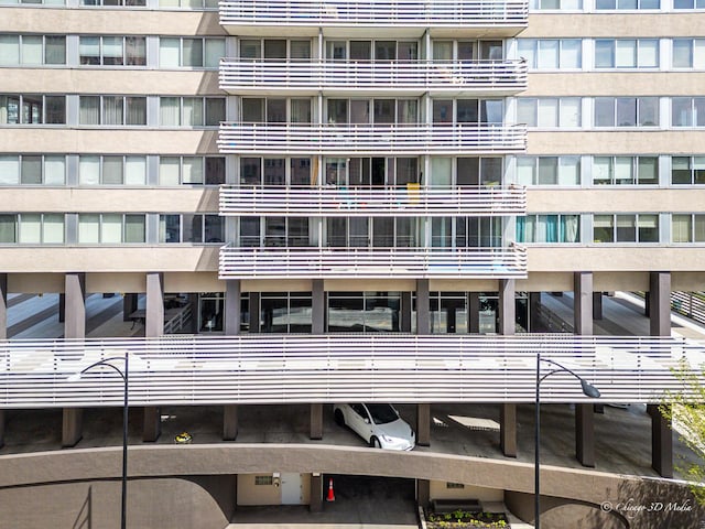view of apartment building / complex
