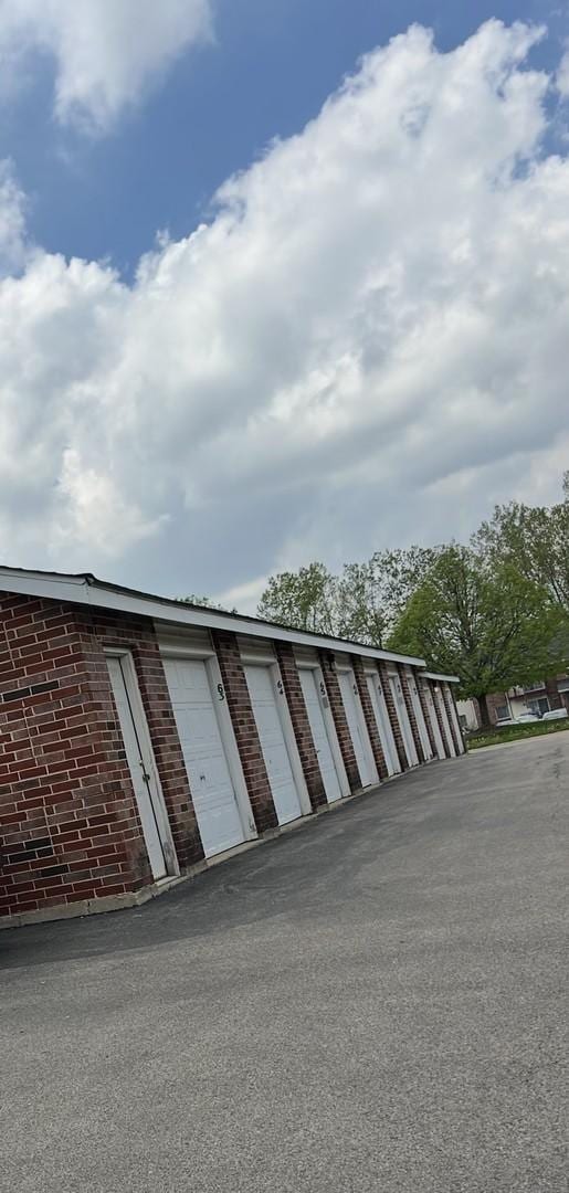 421 Leah Ln Unit 2D, Woodstock, IL 60098 - view of garage