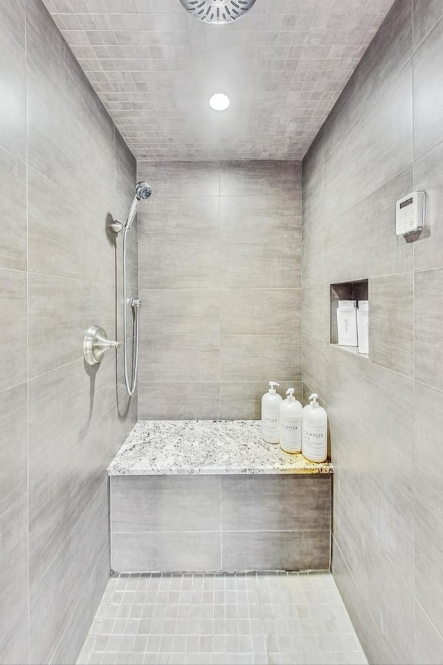 2028 Valor Ct, Glenview, IL 60026 - bathroom featuring a tile shower